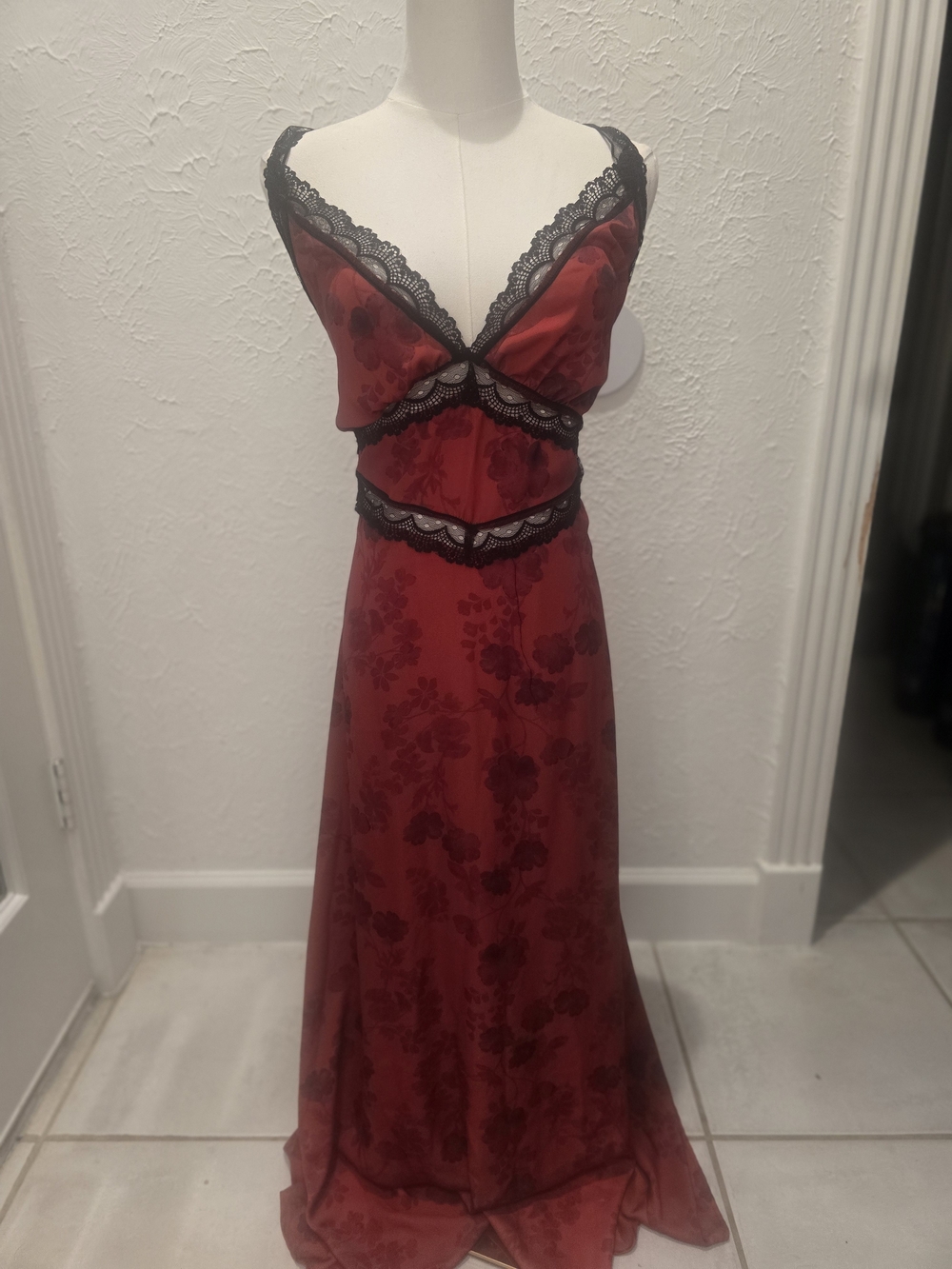 RESA XL NWT Red Floral Lace Cutout Maxi Dress